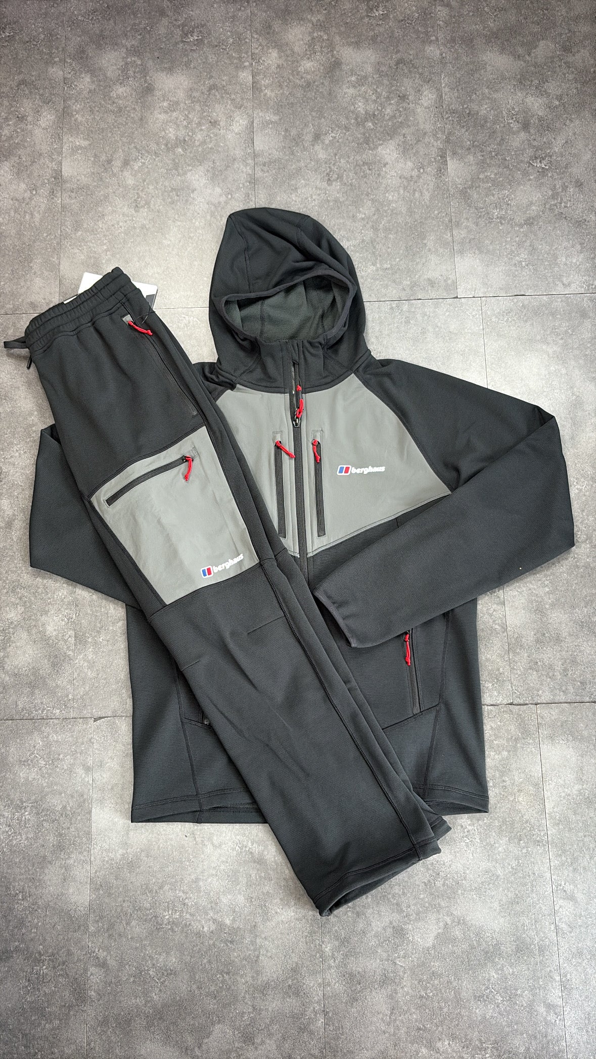 Berghaus tracksuit "black/grey/red"