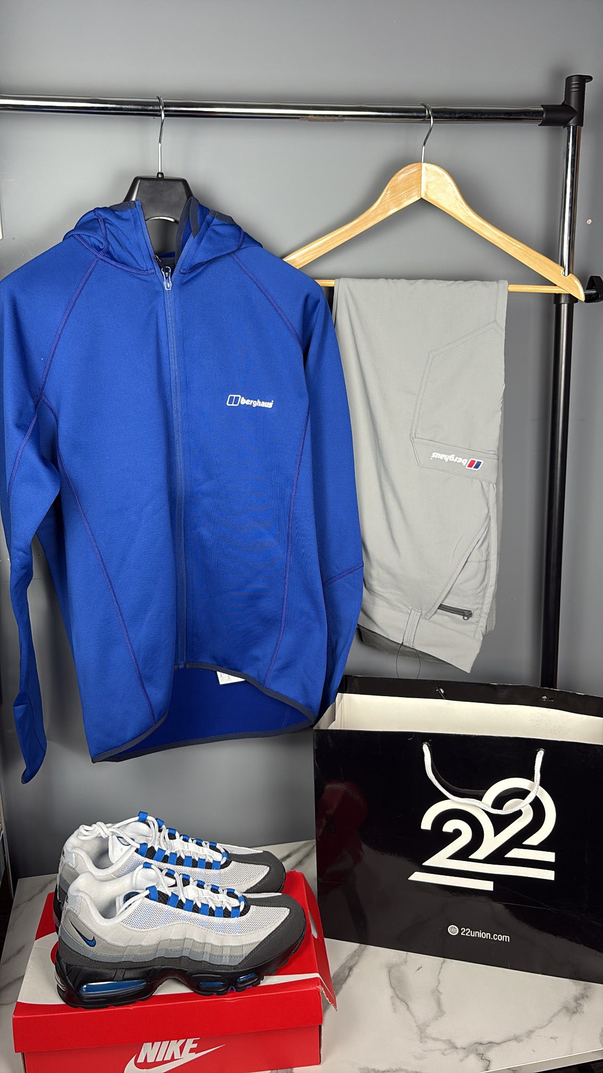 Mens royal blue berghaus set