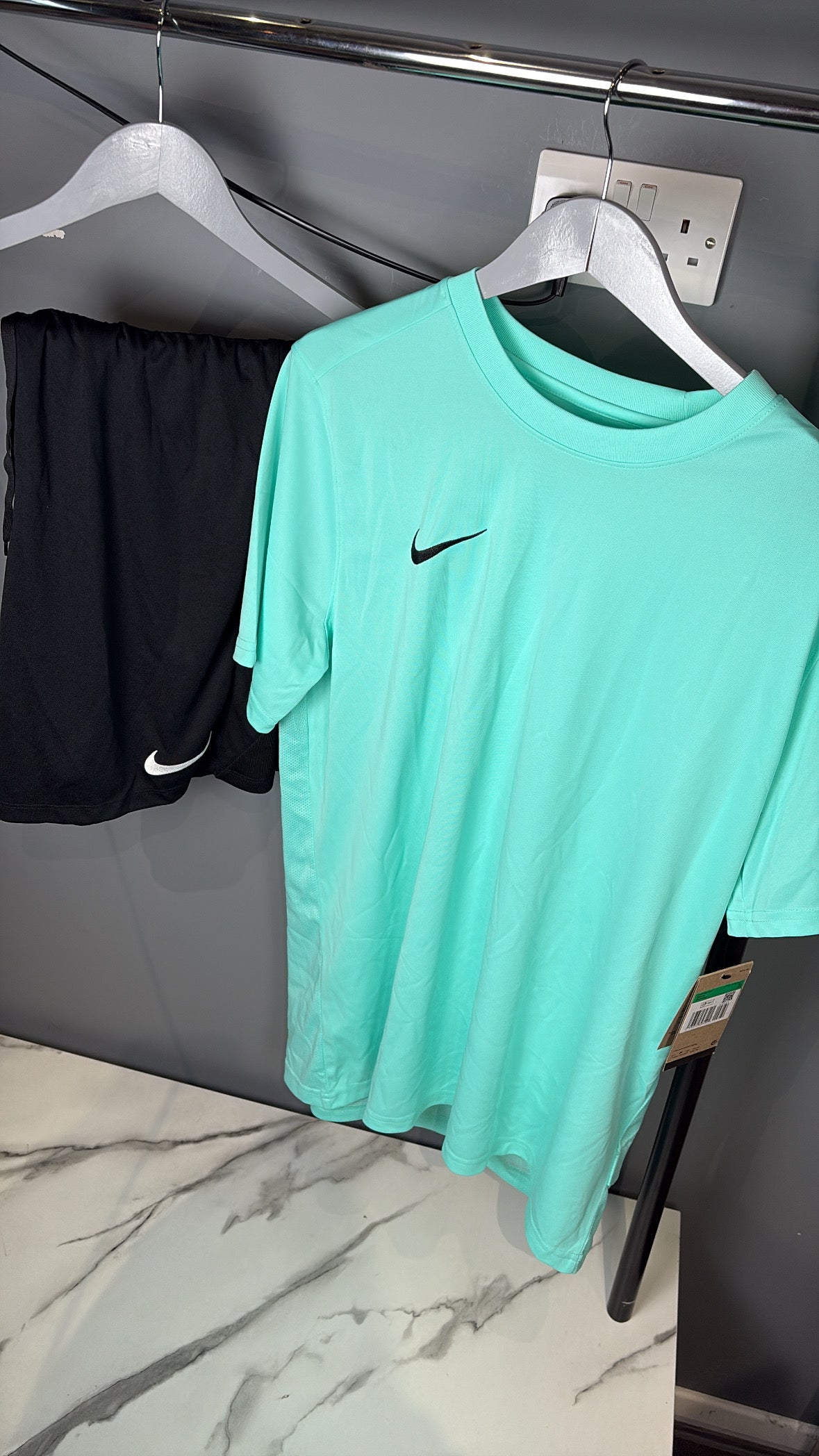 Mens mint nike set