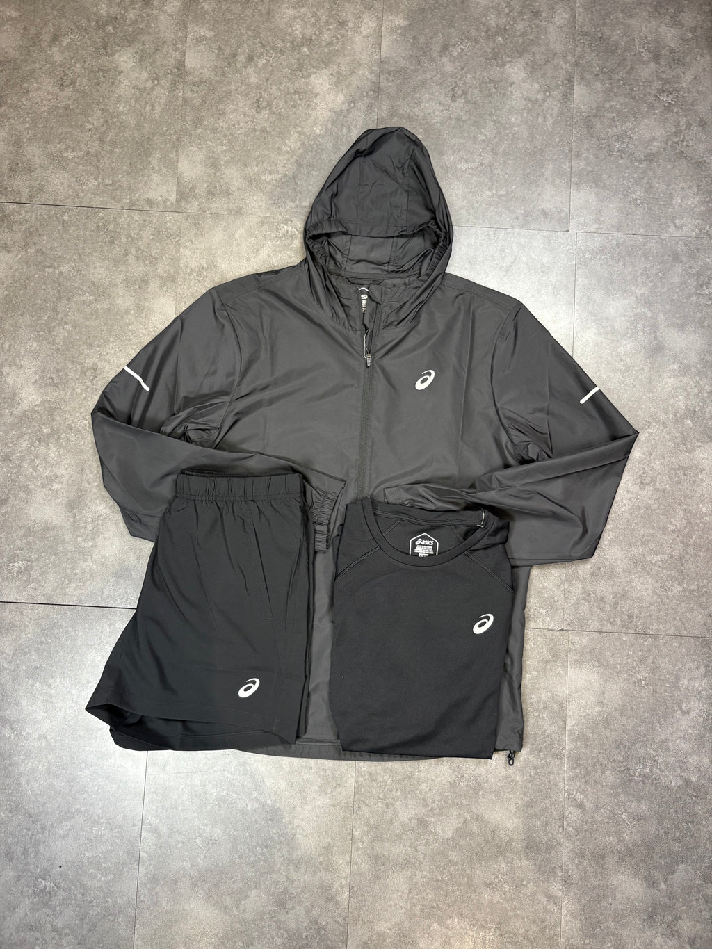 Mens asics 3 piece set-black