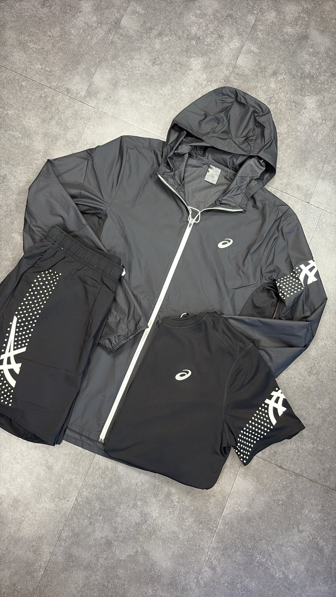 ASICS icon short set "black/white"