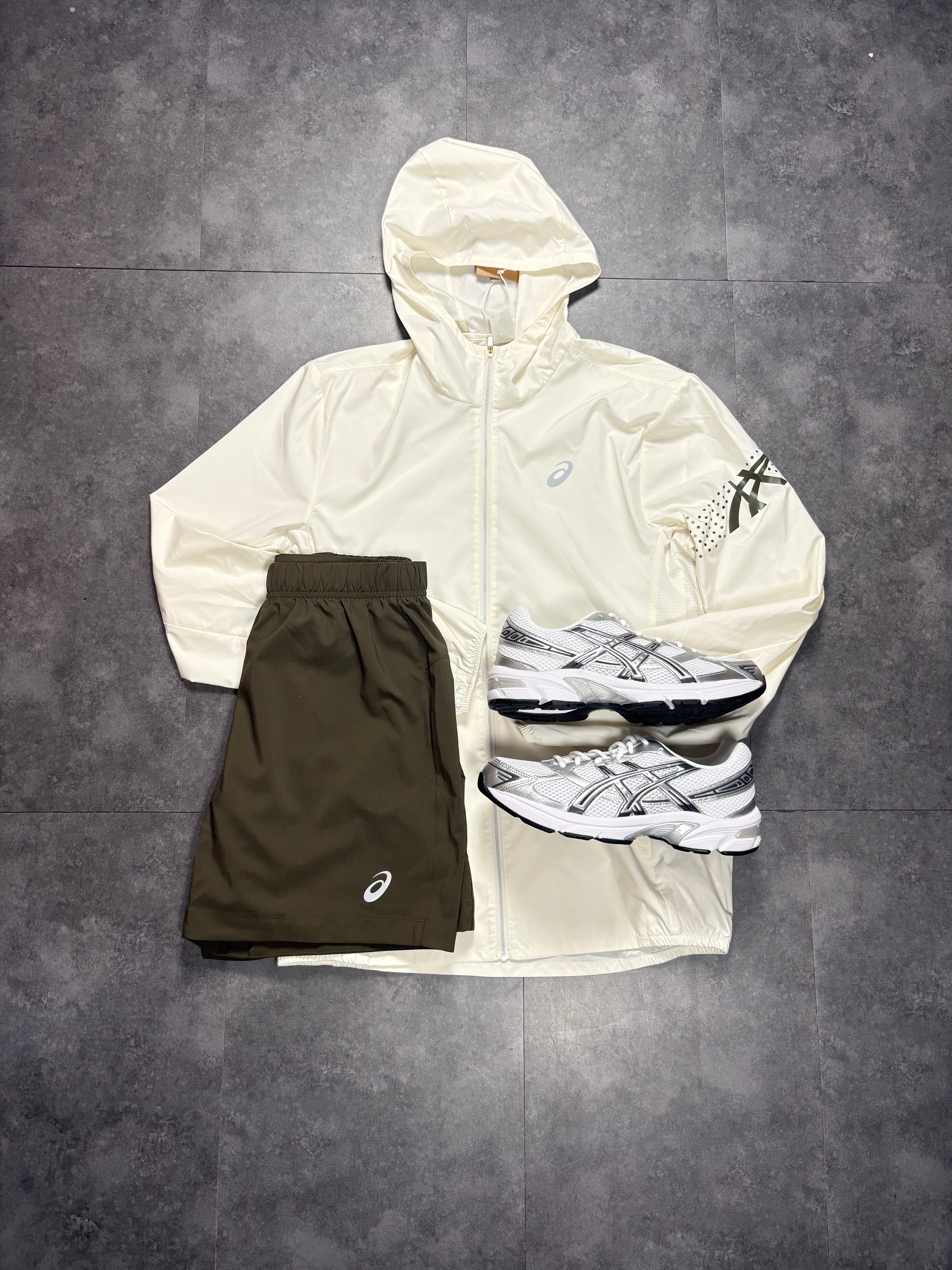 ASICS short set "khaki/Cream"