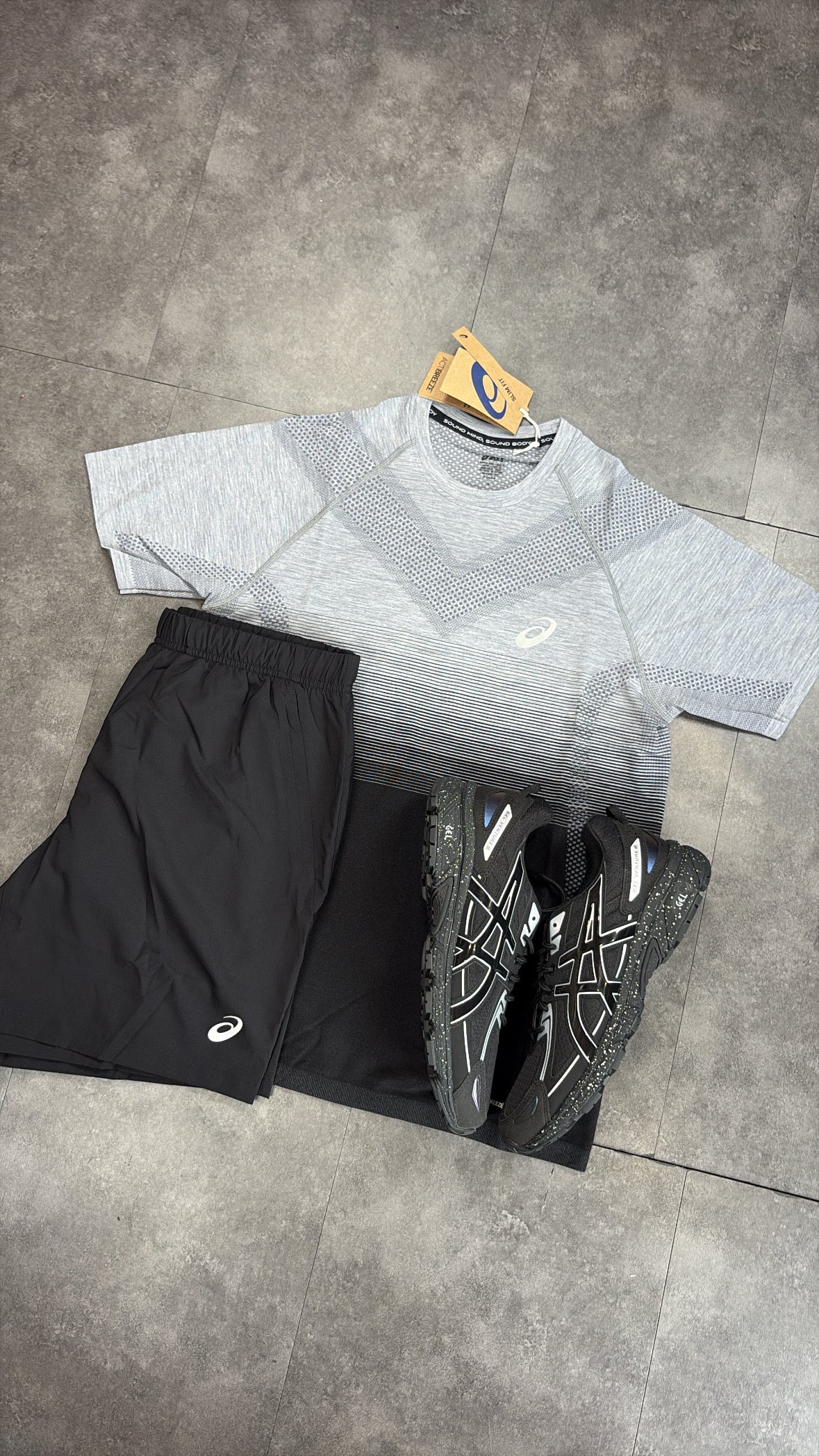 ASICS seamless short set "black/grey"