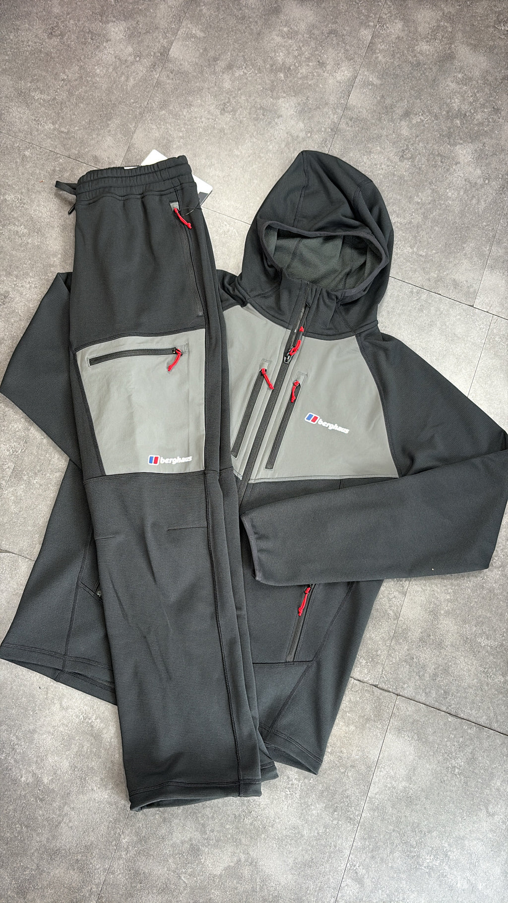 Berghaus tracksuit "black/grey/red"