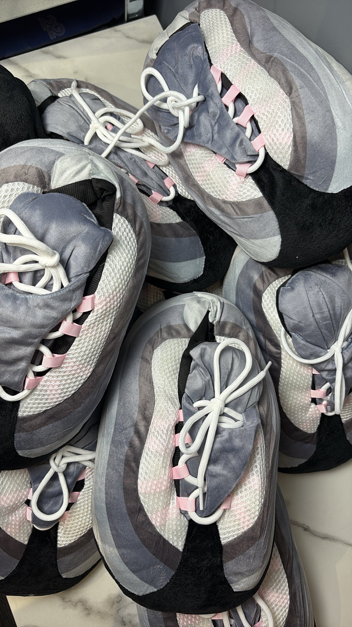 Pink foam 95s slippers