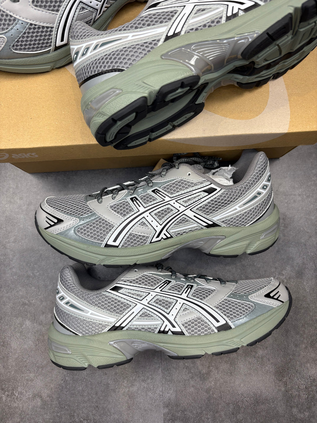 Wild dove asics