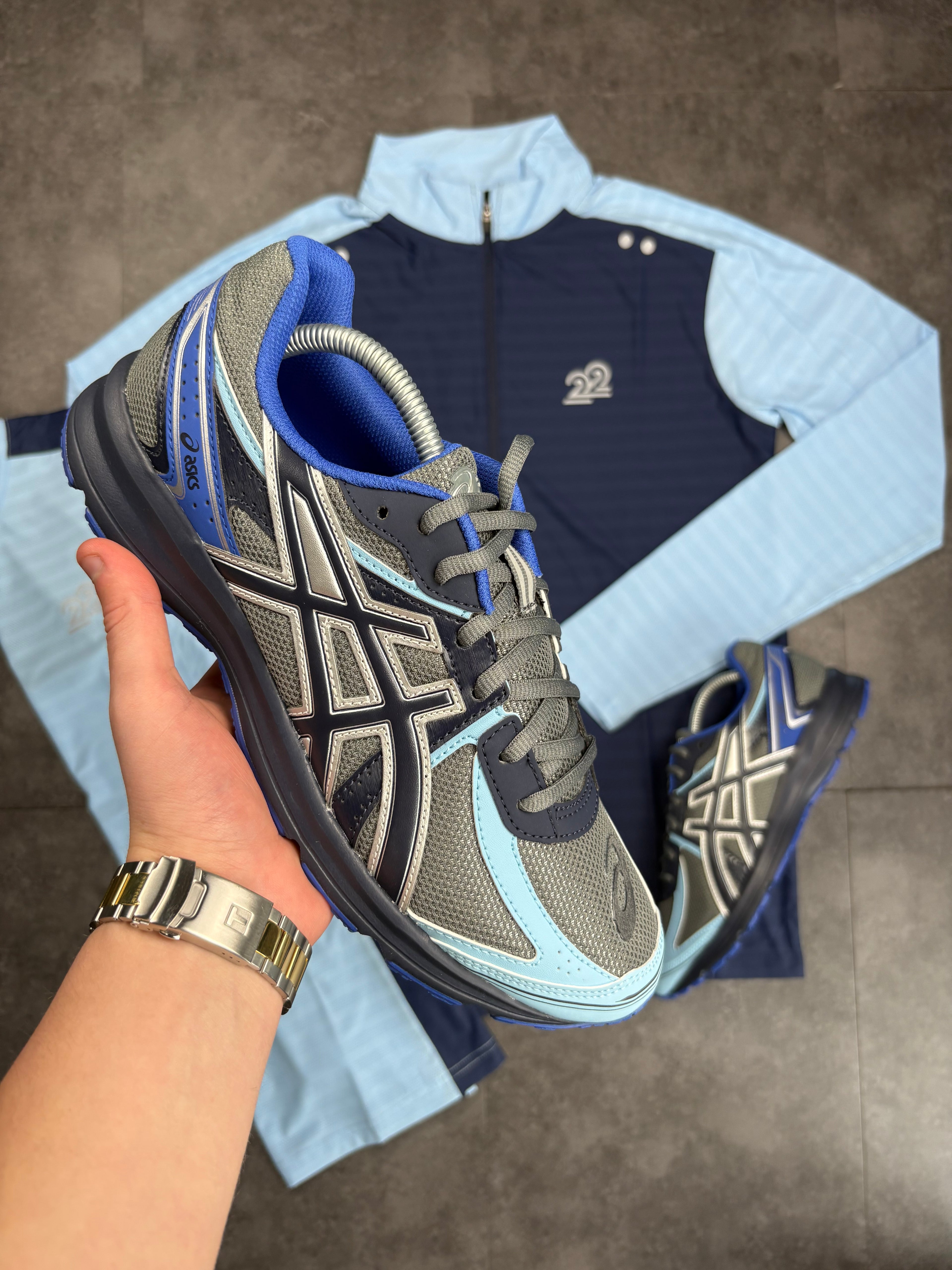 Mens blue 100s ASICS