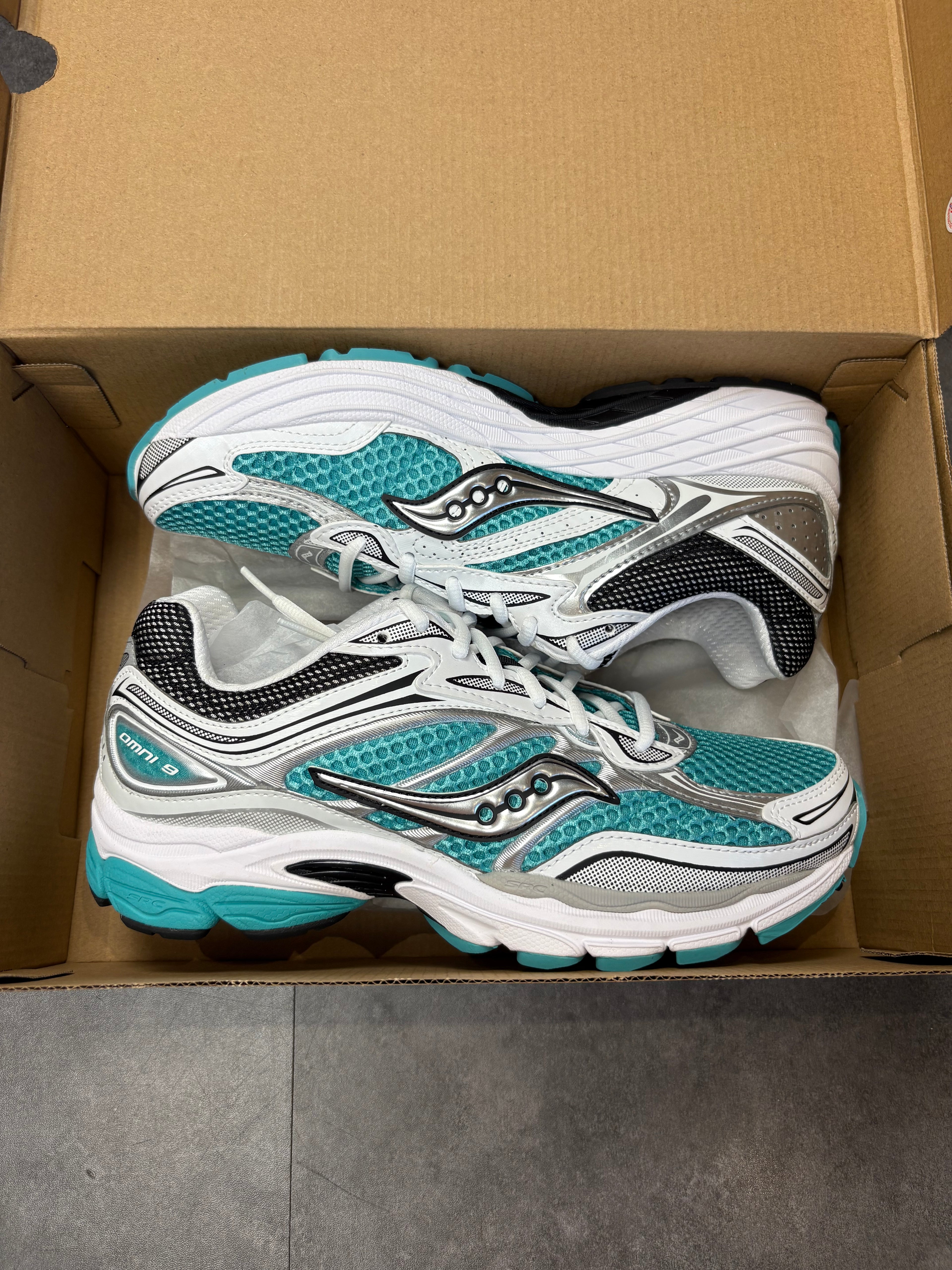 Saucony omni 9 trainer "Aqua"