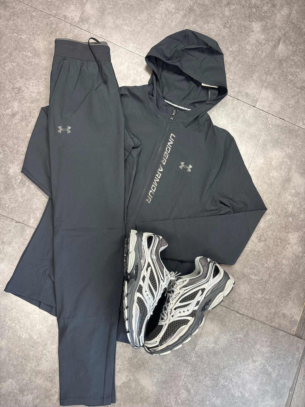 Under armour woven tracksuit "black"