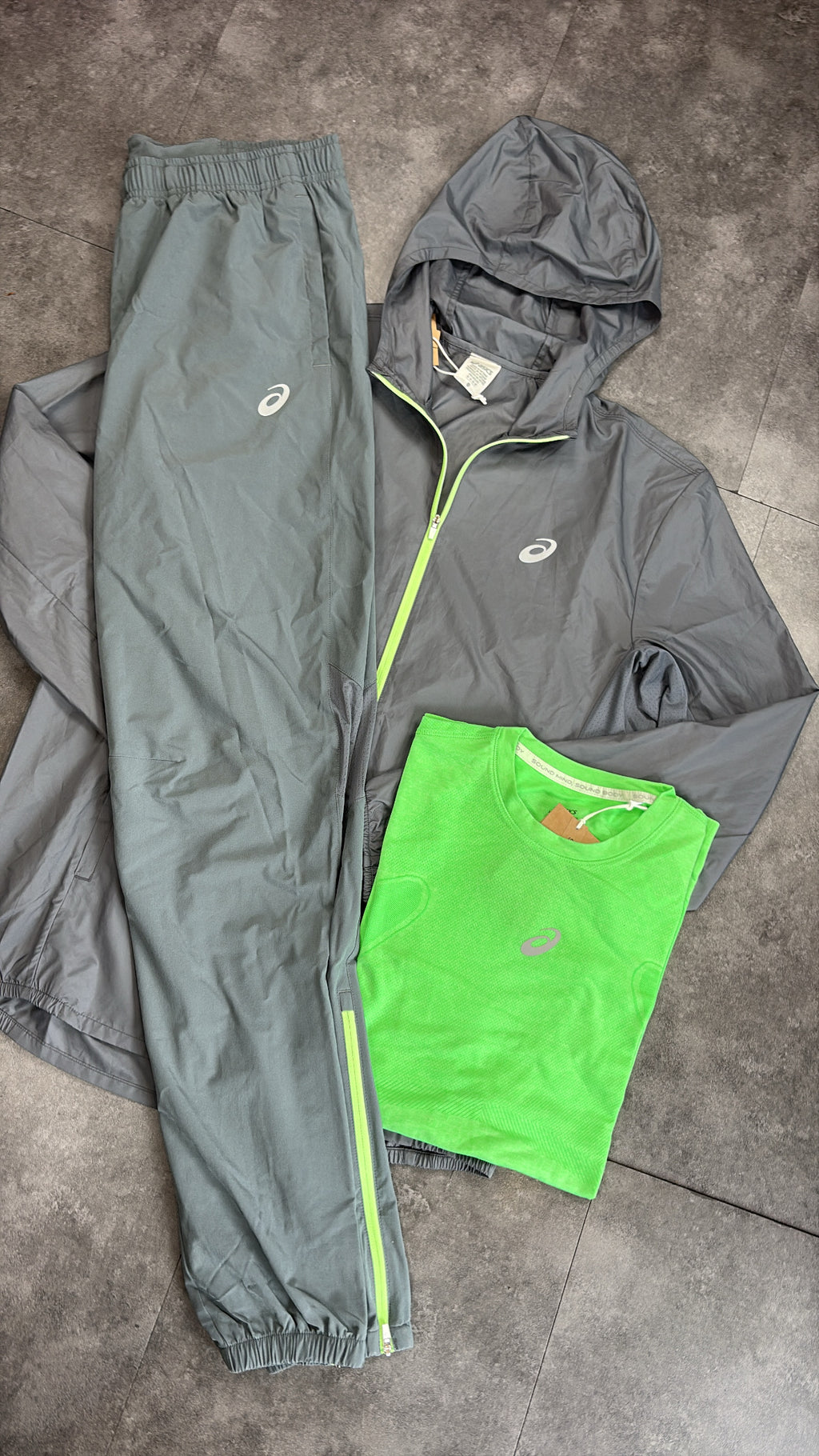 ASICS core tracksuit "neon/dark grey"