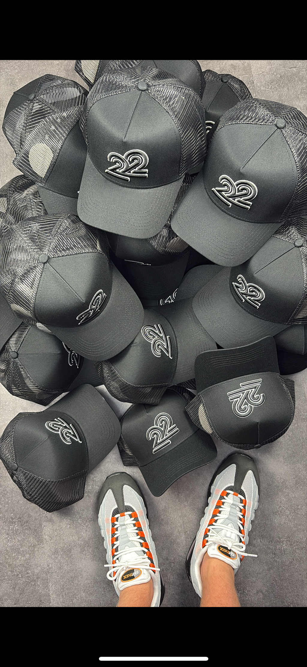 22union cap "Black/White"