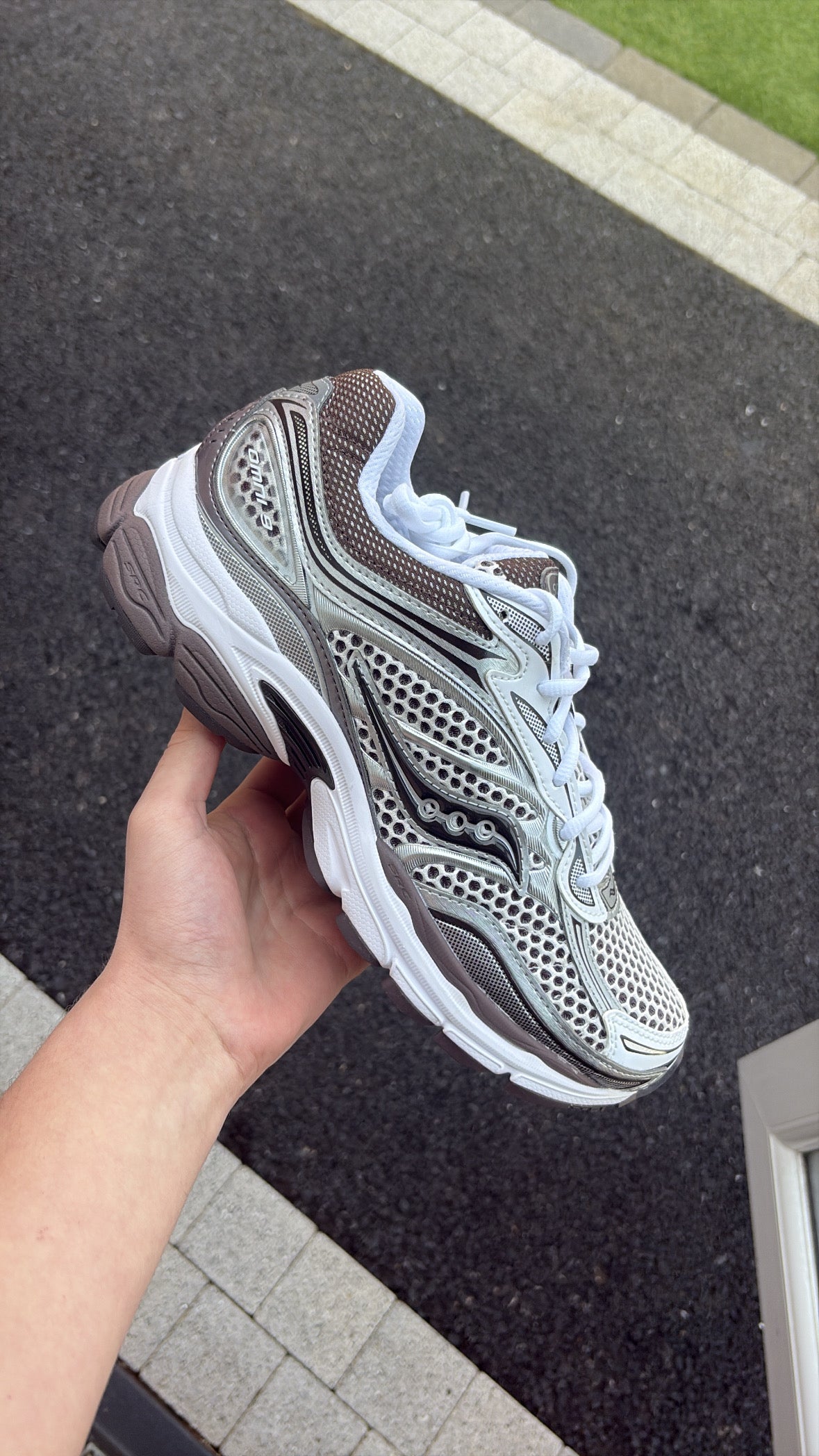 Saucony trainers "brown/white"