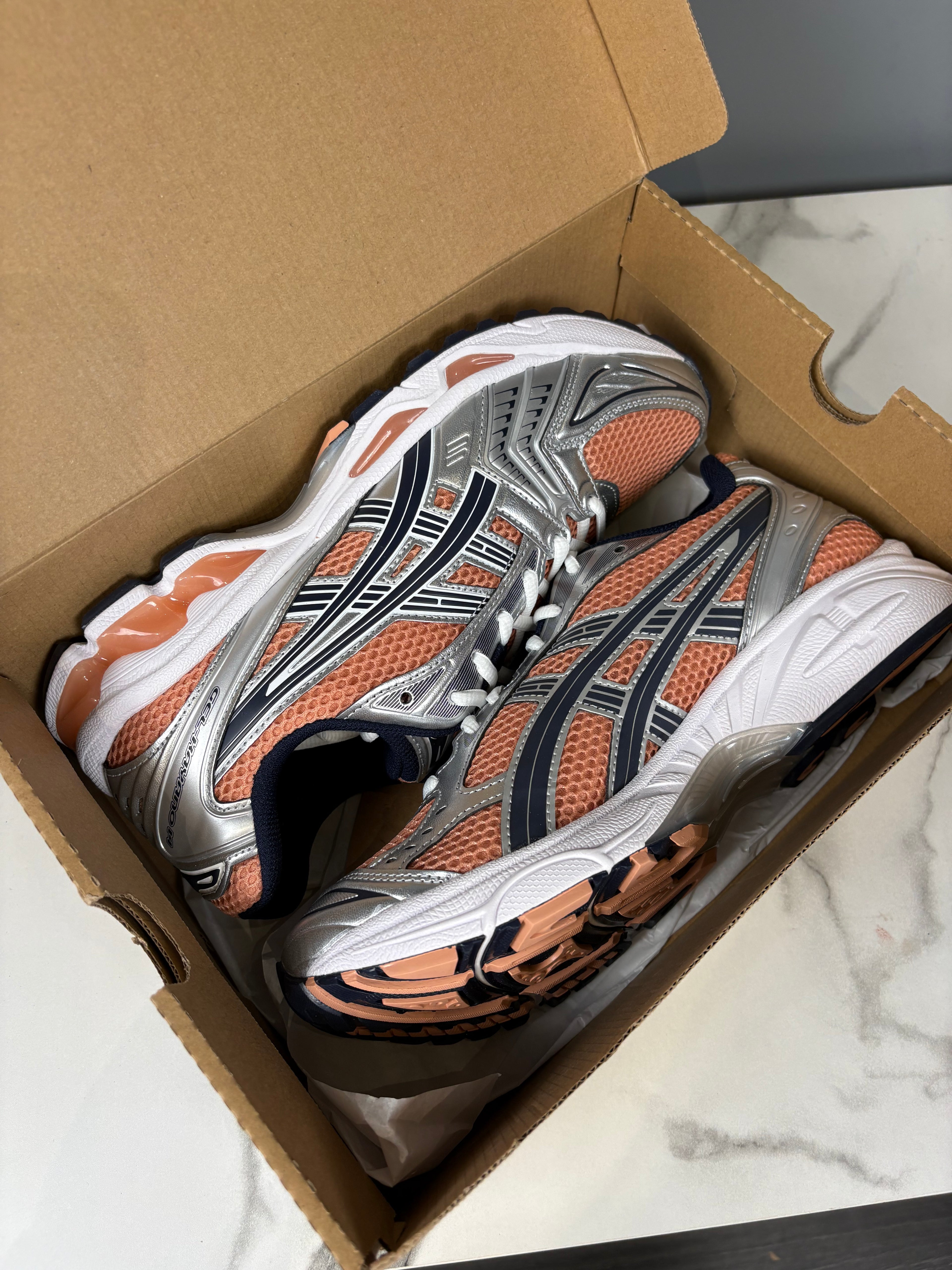 Silver septic asics gel keyano