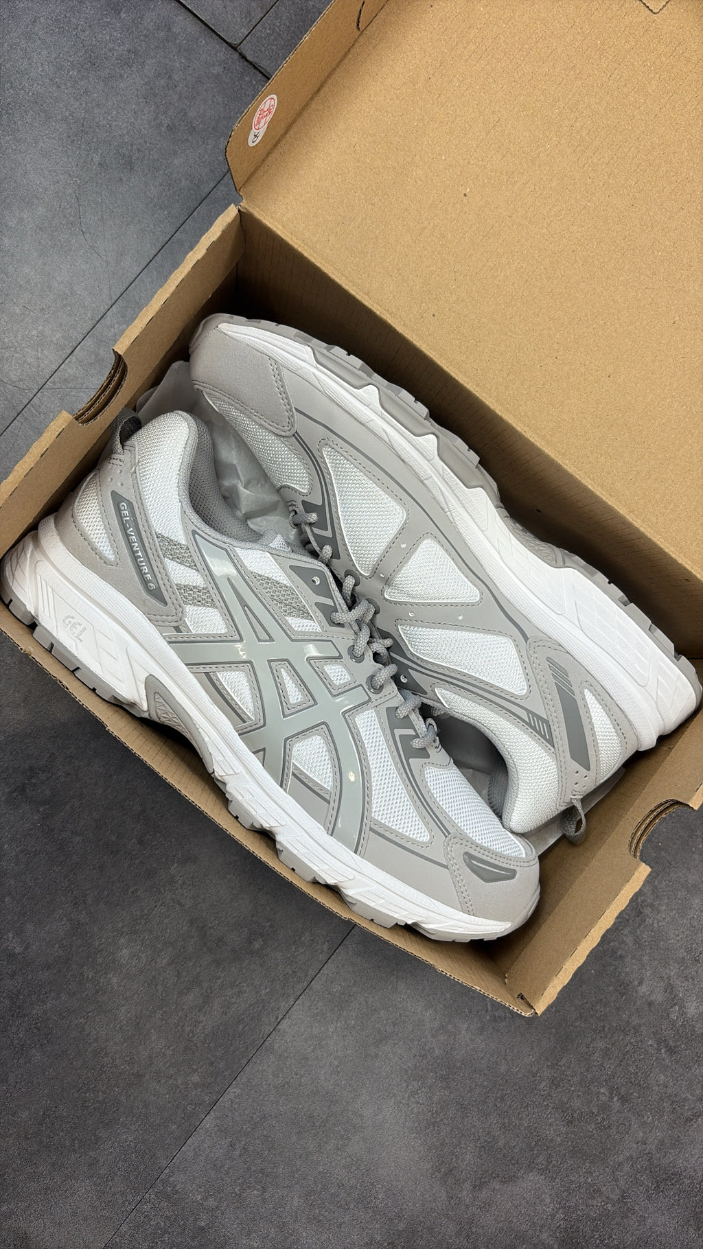 ASICS gel venture 6 "cement grey/white"