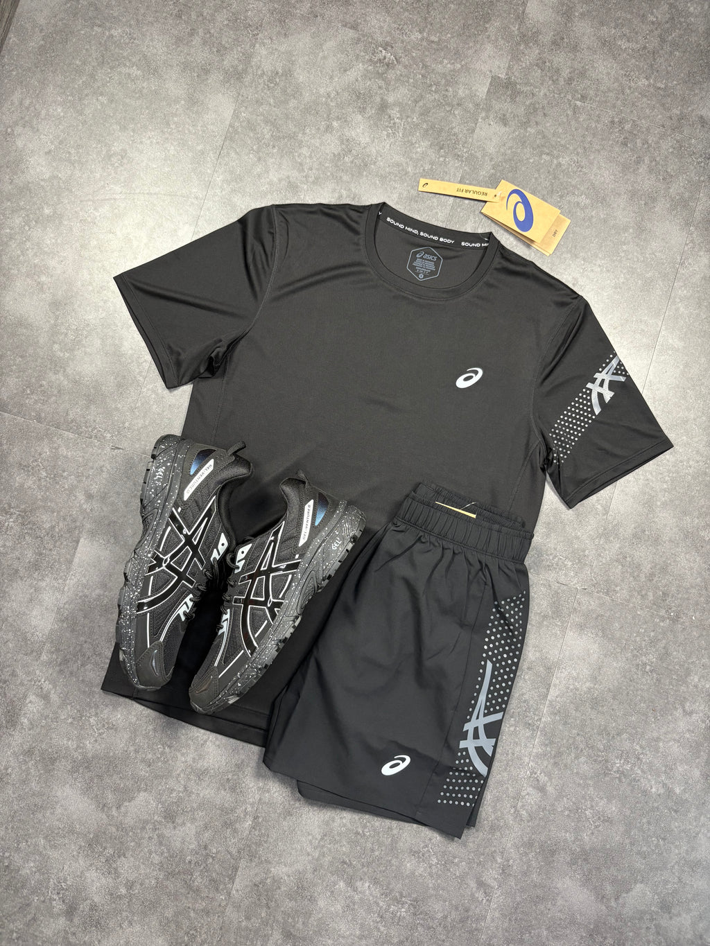 Mens black ASICS Set