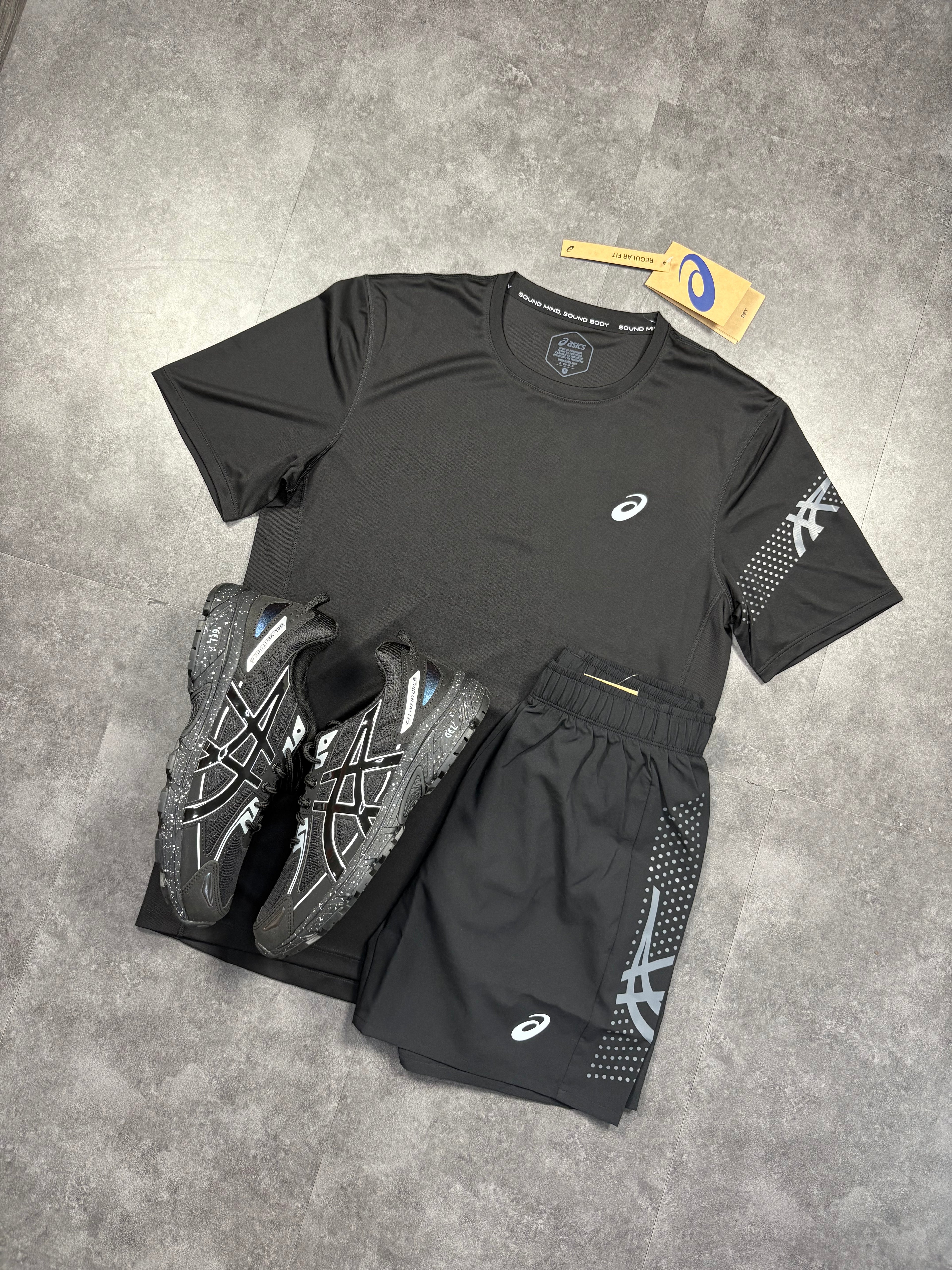 Mens black ASICS Set