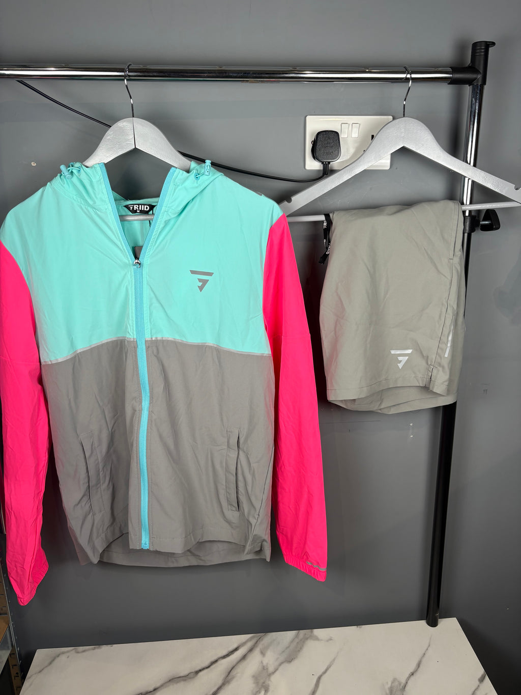 Mens aqua pink griid set