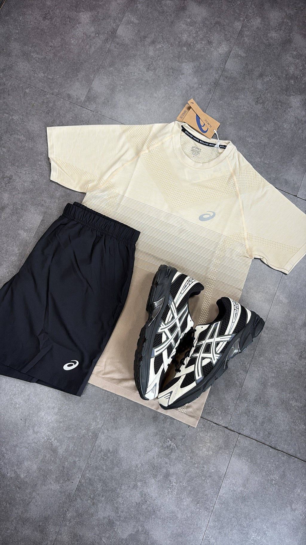 ASICS seamless short set "beige/black"