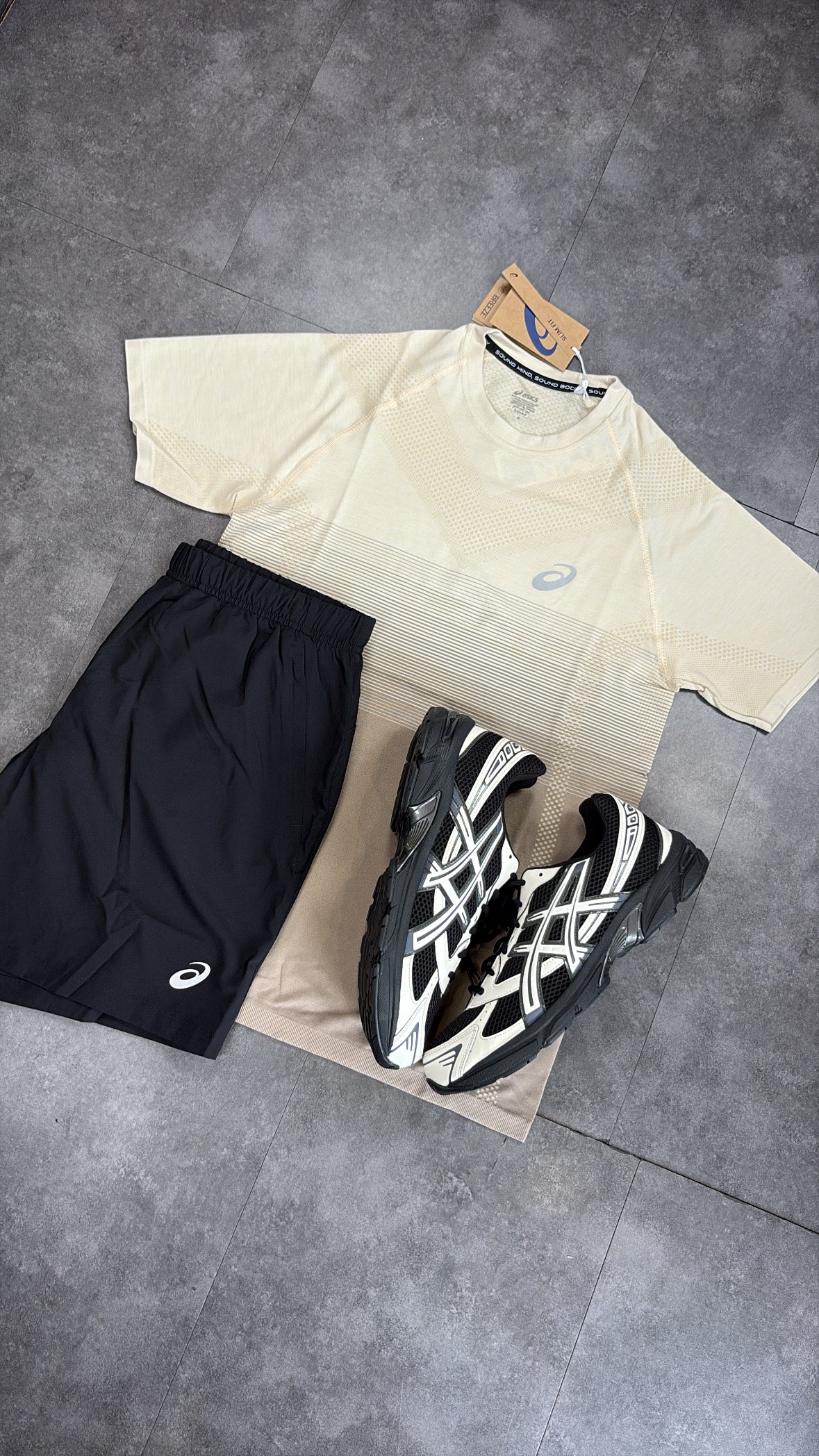 ASICS seamless short set "beige/black"