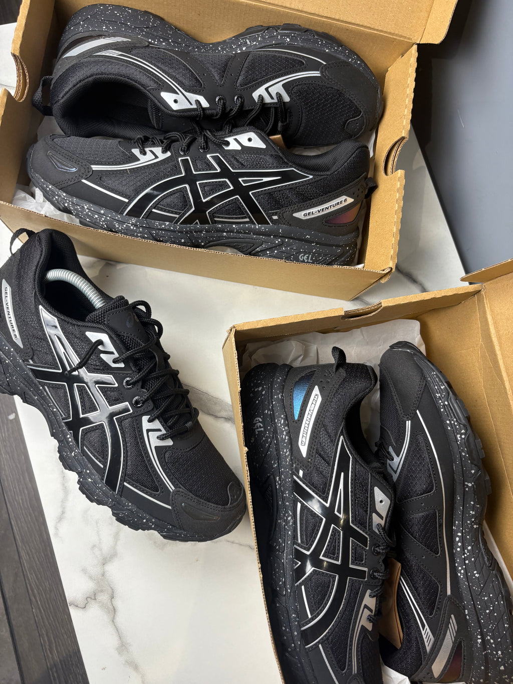 Black gel venture asics