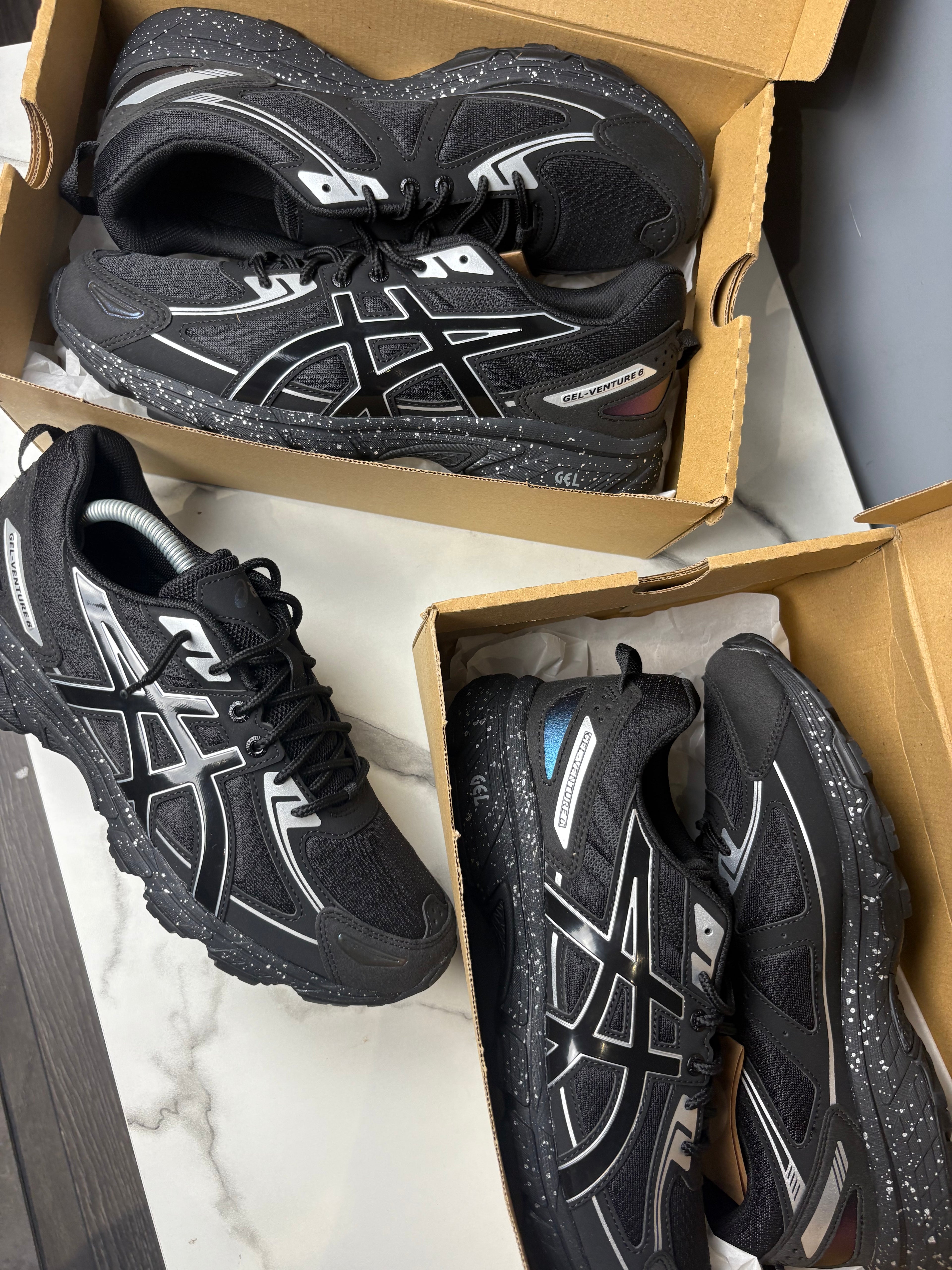 Black gel venture asics