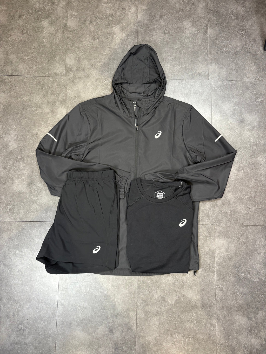 Mens asics 3 piece set-black