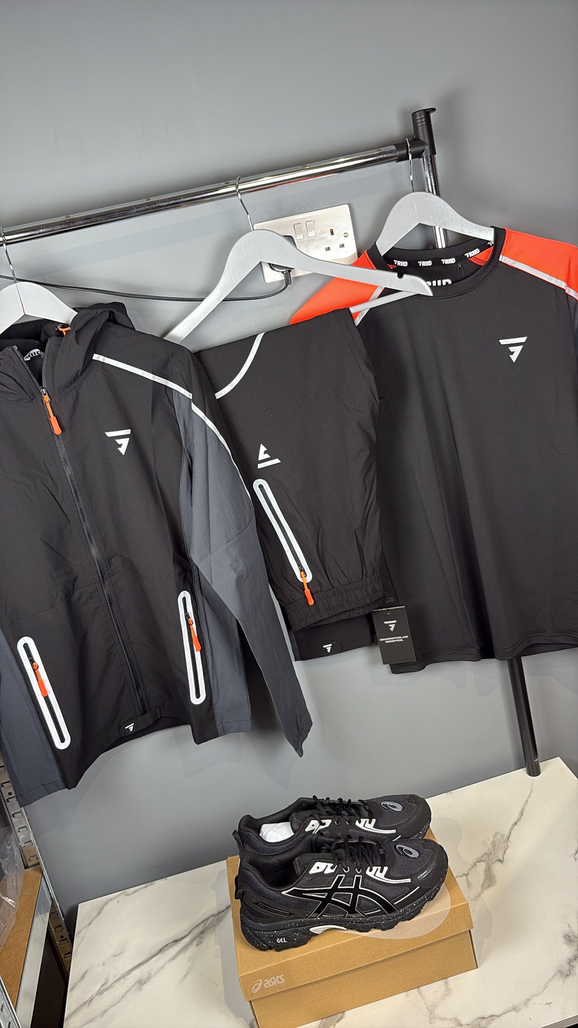 Mens orange griid set