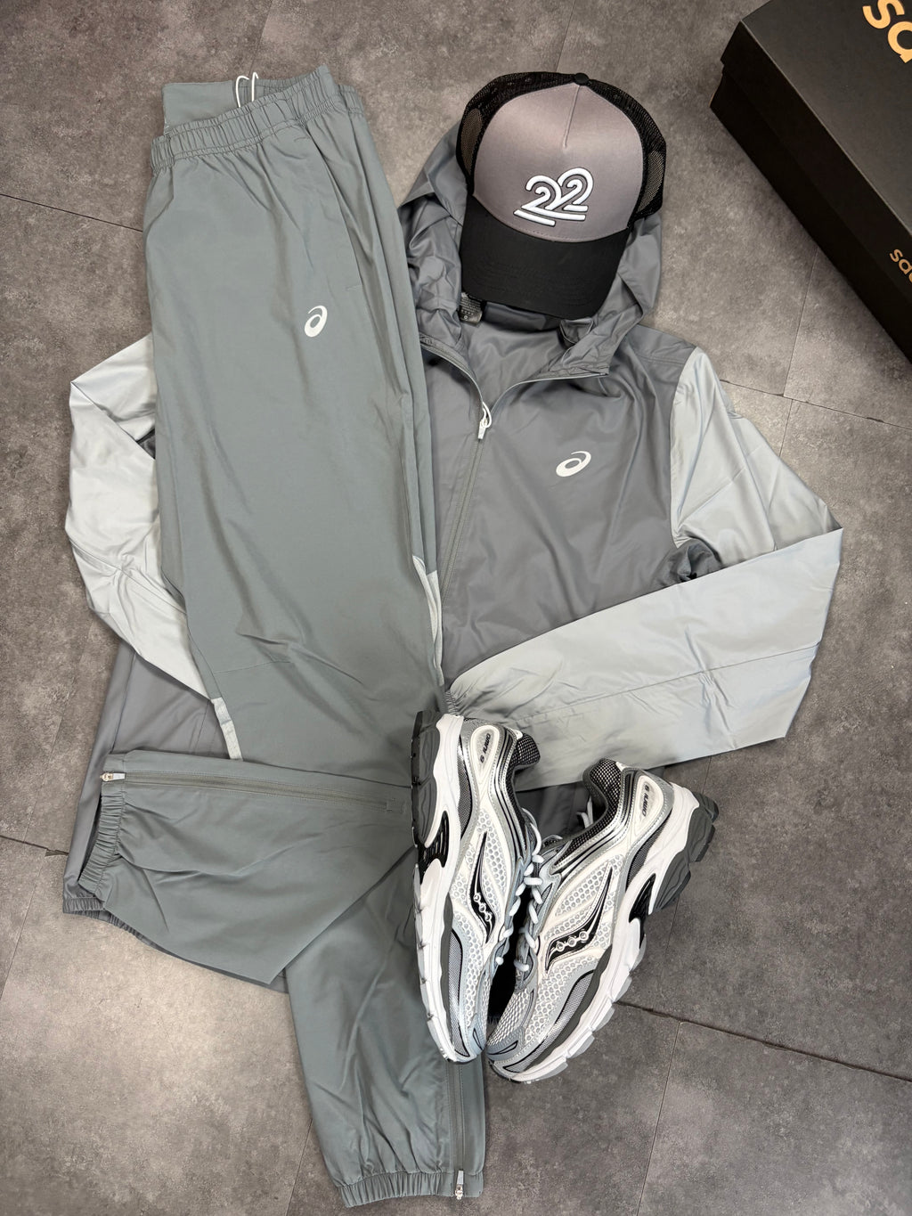 ASICS core tracksuit "grey/Dark grey