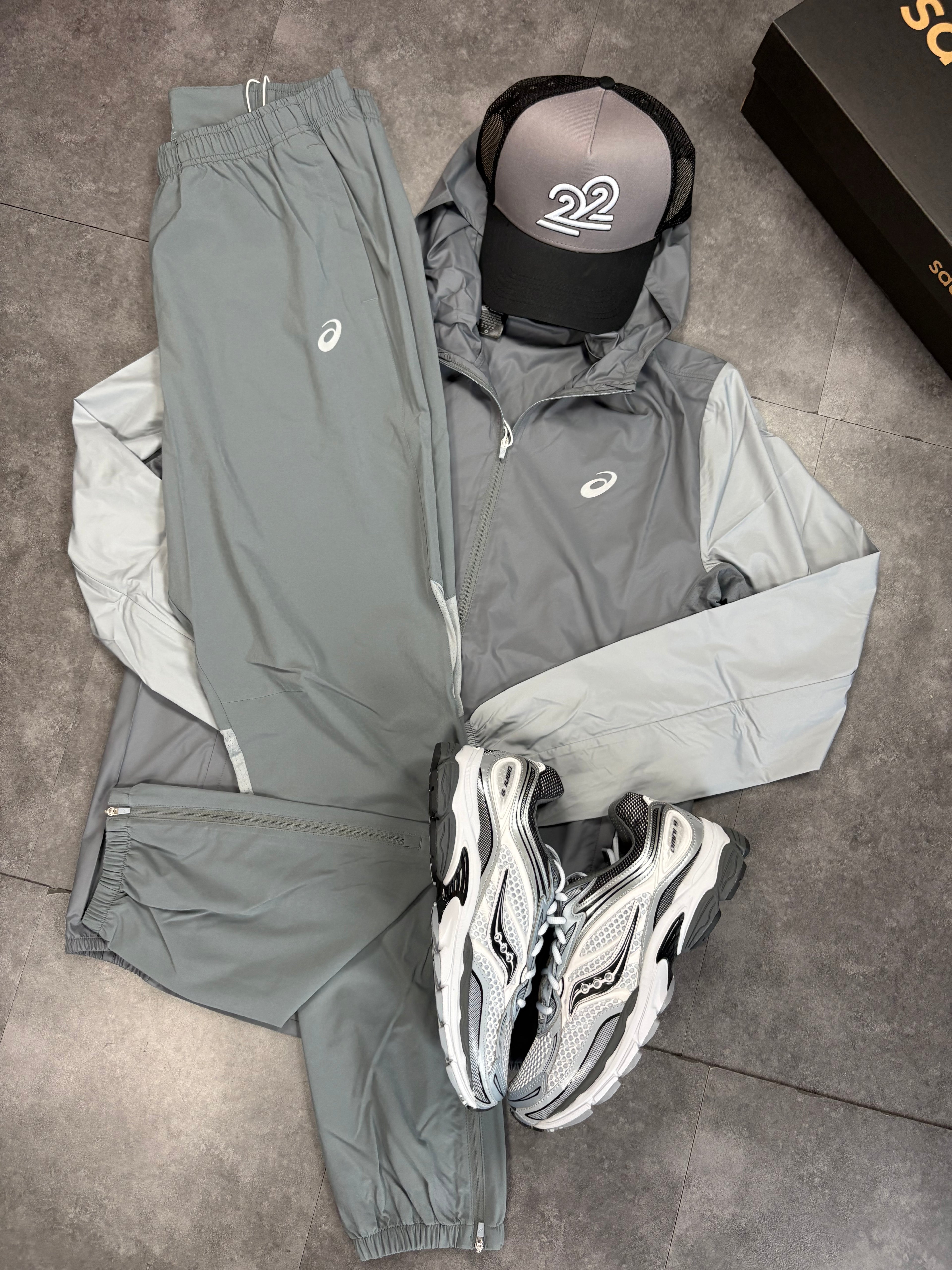 ASICS core tracksuit "grey/Dark grey