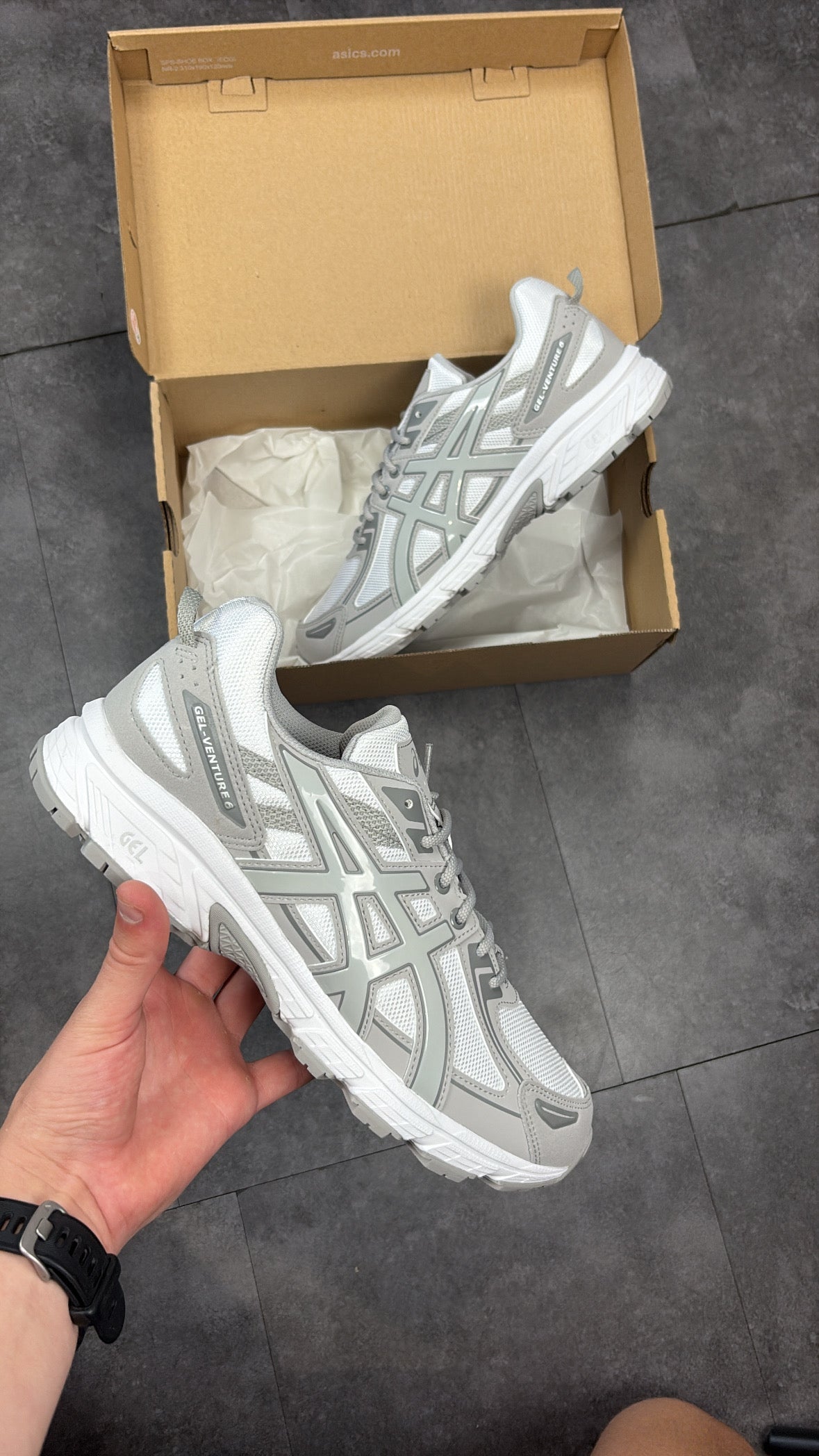 ASICS gel venture 6 "cement grey/white"