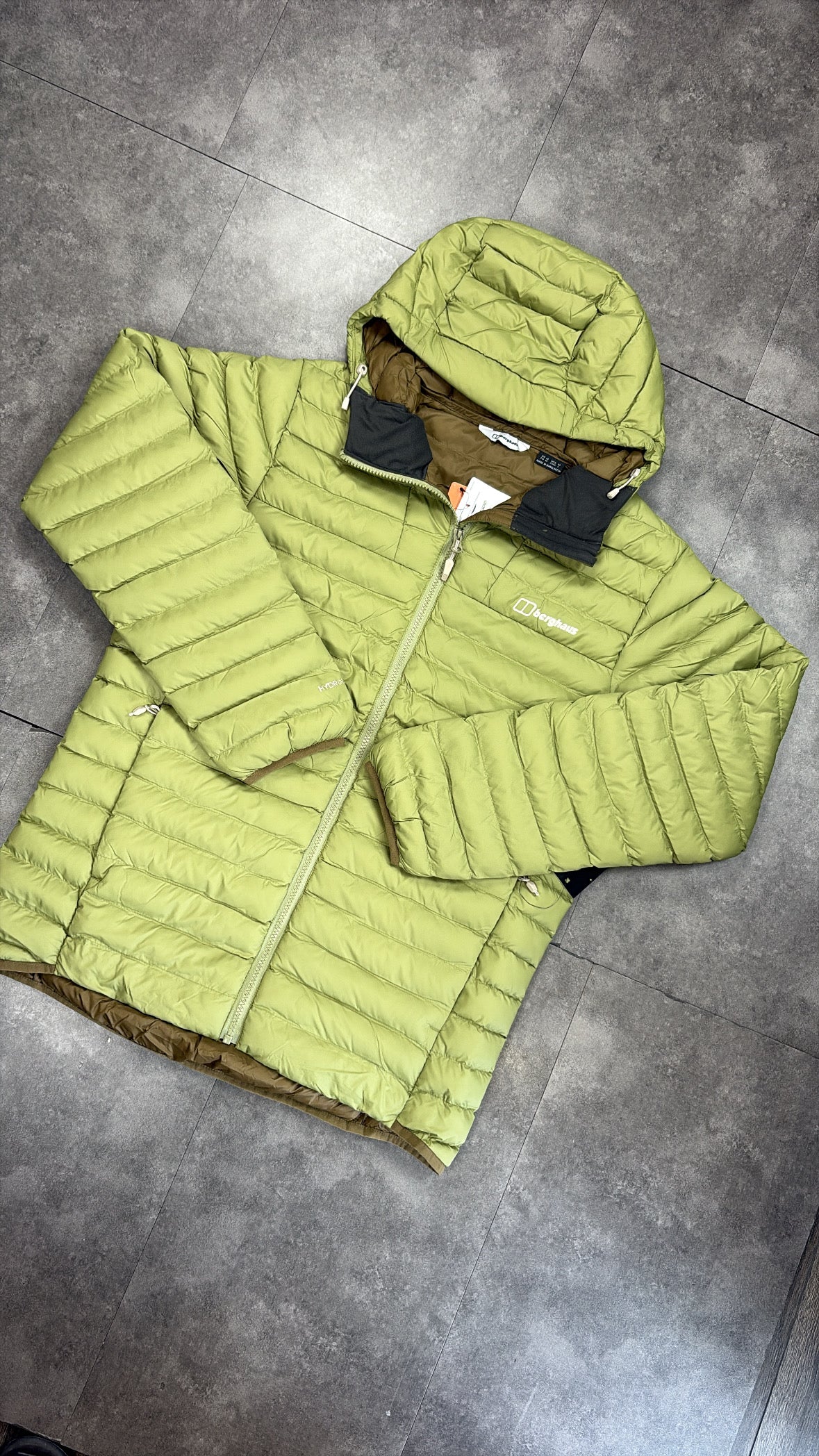 Berghaus puffer jacket "olive green"