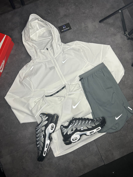 Mens white nike set ✈️