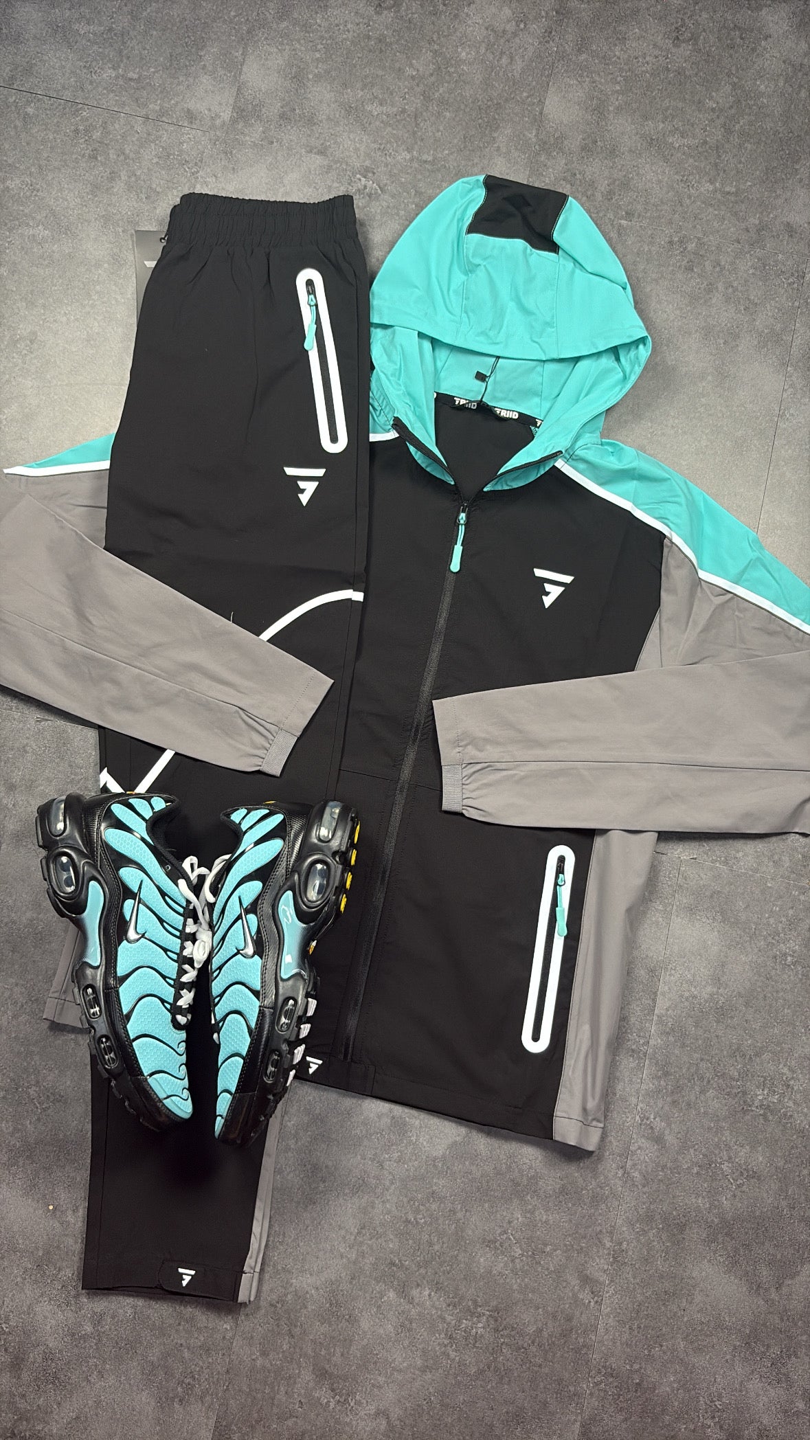 Aqua reflective Griid set