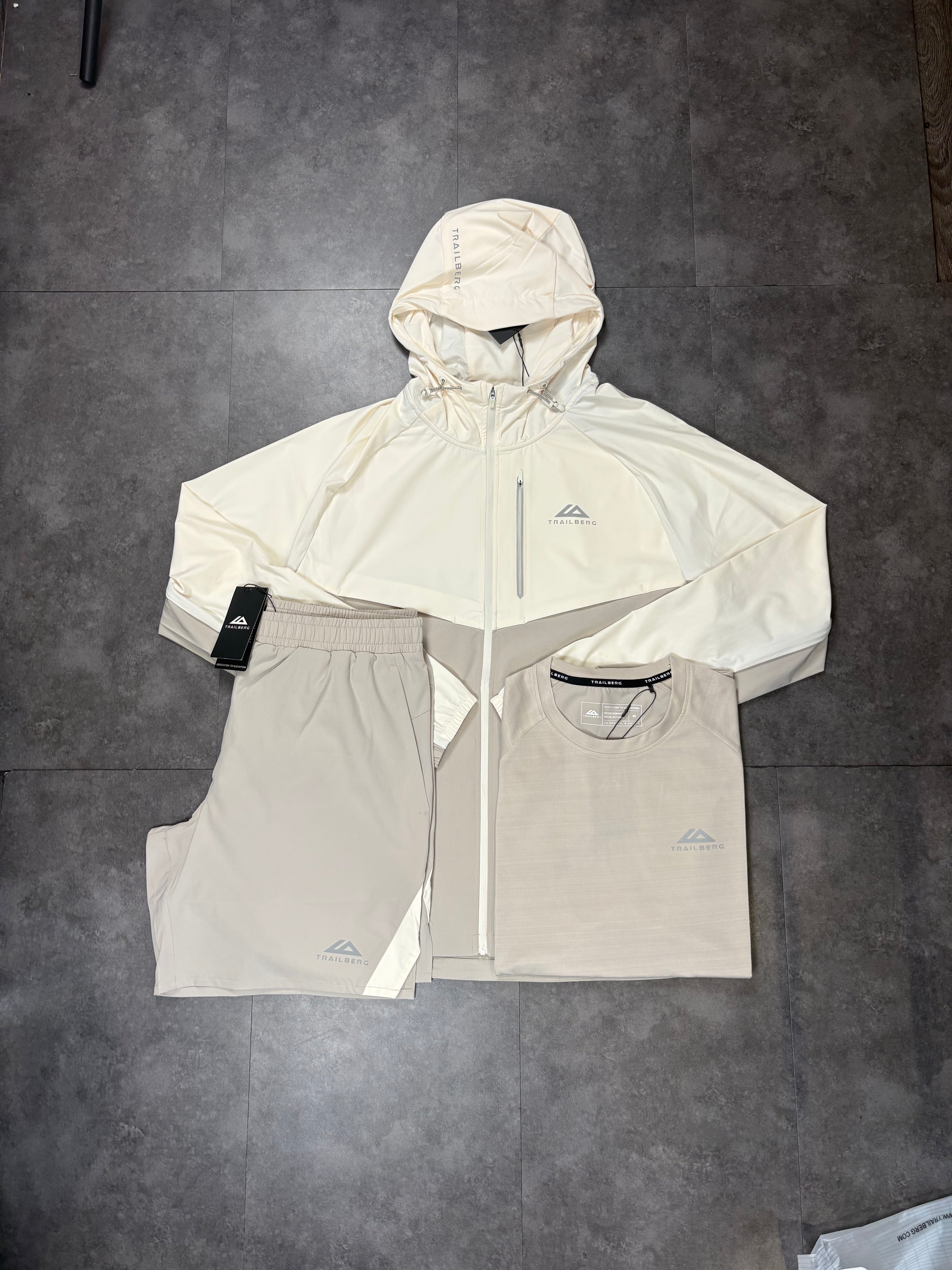 Trailberg short set "pebble stone"